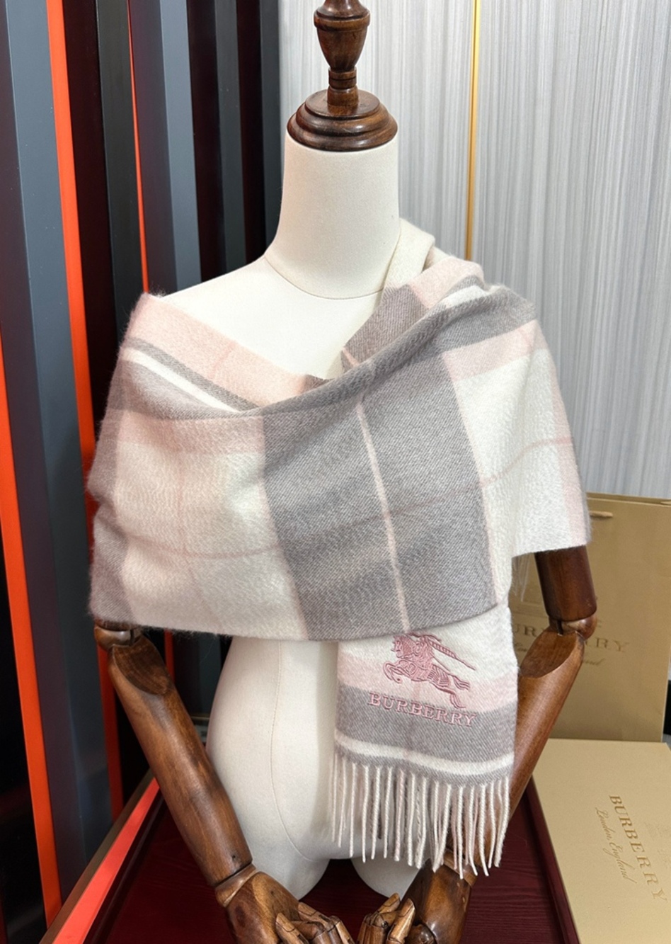 Burberry cashmere scarf